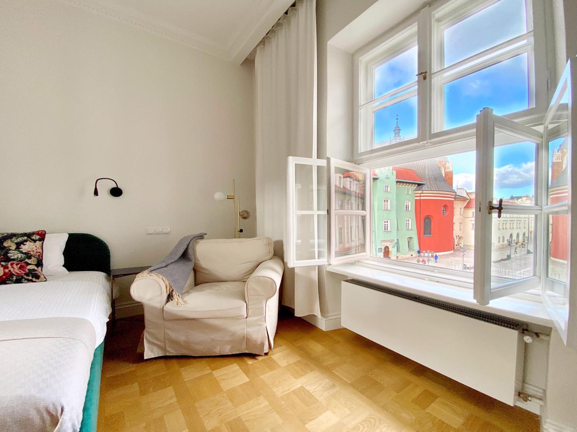 Mint Luxury At The Main Square Apartment